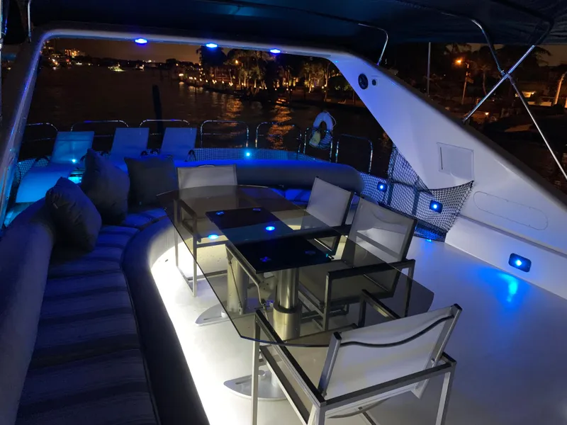 Slide: The Image of Azimut 85 Ultimate 1999 - 96