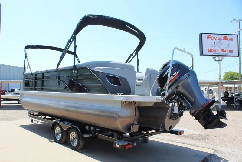 Slide: The Image of 2023 Bennington 23 LSR pontoon boat on trailer at Fun-n-Sun Boat Sales. - 5