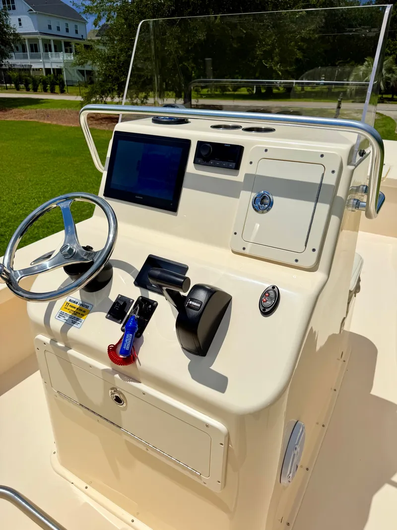 Slide: The Image of Jones Brothers 23 Bateau 2024 - 18