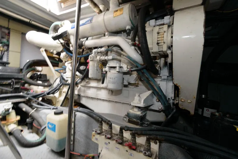 Slide: The Image of Engine room of a 2001 Sea Ray 450 Express Bridge yacht. - 25