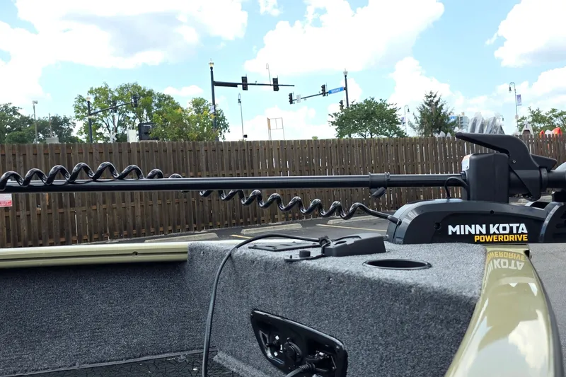 Slide: The Image of 2027 Tracker Pro Guide V-175 Combo with Minn Kota PowerDrive trolling motor. - 15