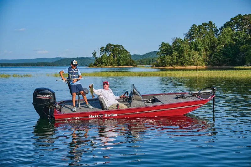 Slide: The Image of Tracker Bass Tracker Classic XL 2027 - 39
