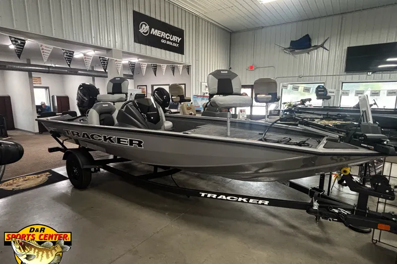 The Image of 2027 Tracker Pro Team 175 fishing boat displayed indoors at D&R Sports Center. - 0