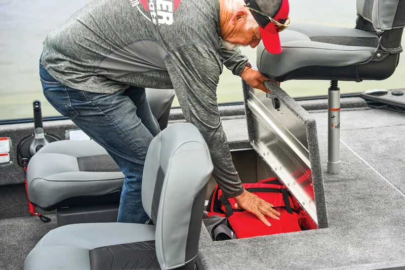 Slide: The Image of Tracker Bass Tracker Classic XL 2027 - 28