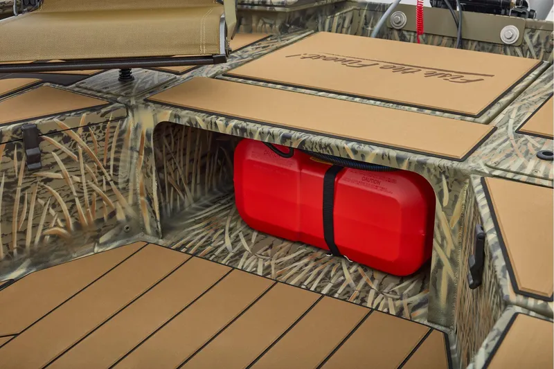 Slide: The Image of Tracker Grizzly 1756 T Marsh 2027 - 37