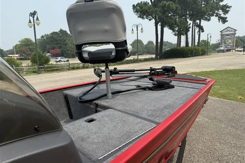 Slide: The Image of 2027 Tracker Bass Tracker Classic XL boat with fishing seat and trolling motor. - 13
