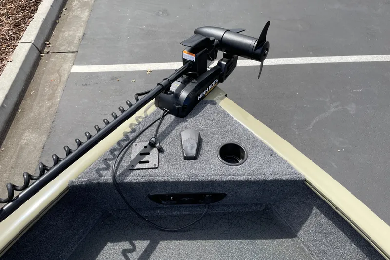 Slide: The Image of 2027 Tracker Pro Guide V-175 Combo boat with Minn Kota trolling motor. - 33