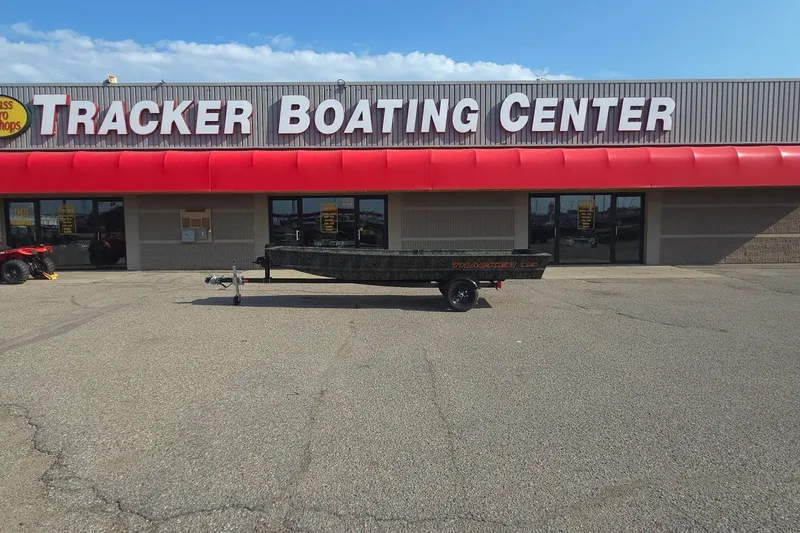 The Image of 2027 Tracker Grizzly 15 Jon boat outside Tracker Boating Center. - 0
