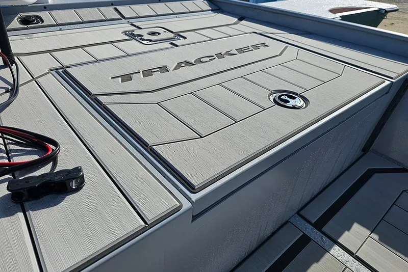 Slide: The Image of Tracker Bass Tracker Classic CC 2027 - 20