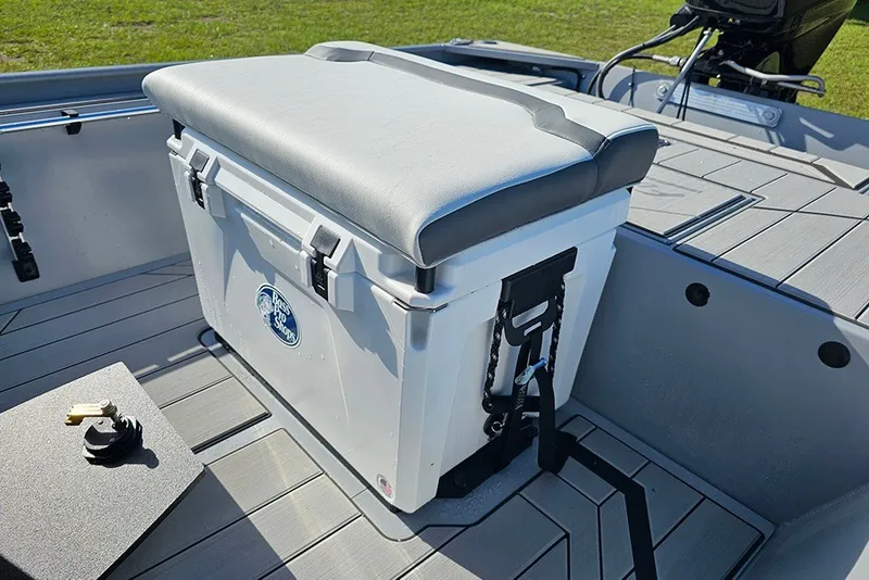 Slide: The Image of Tracker Bass Tracker Classic CC 2027 - 16