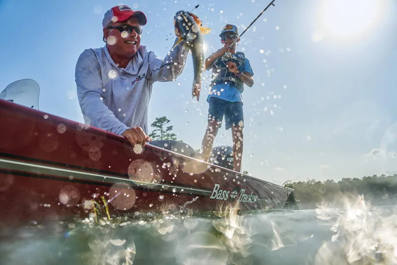 Slide: The Image of Tracker Bass Tracker Classic XL 2027 - 36