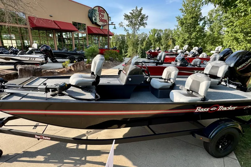 The Image of 2027 Tracker Bass Tracker Classic XL boat displayed at Bass Pro Shops. - 0