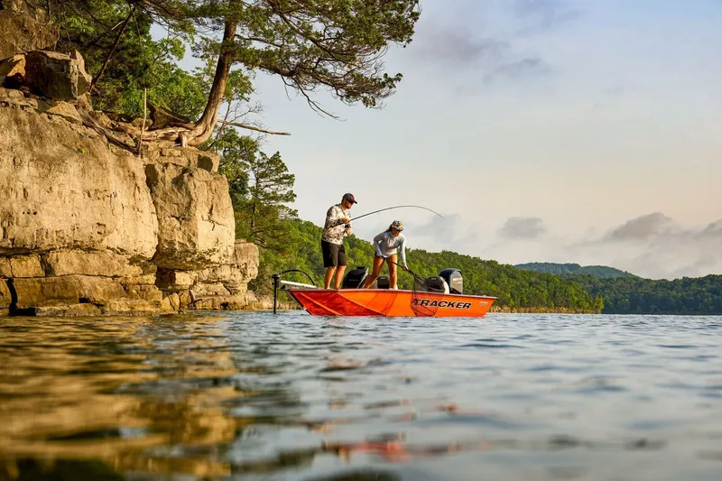 Slide: The Image of Tracker Pro Team 175 2027 - 31