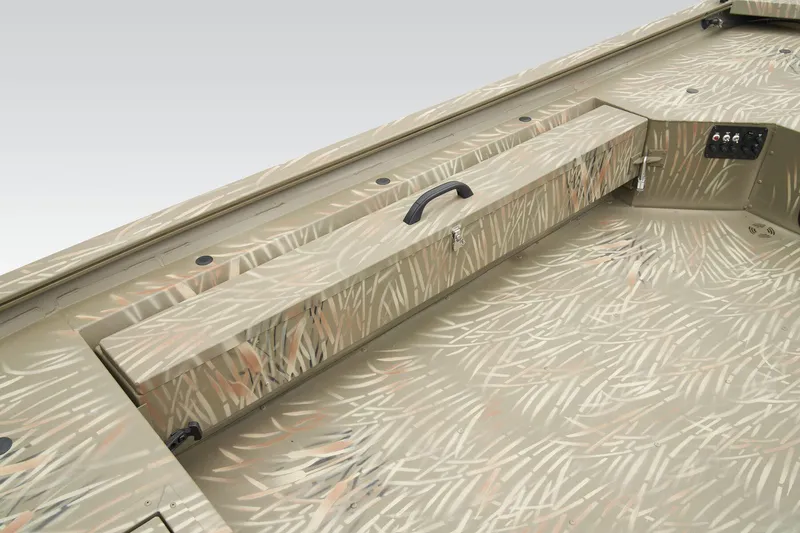Slide: The Image of Tracker Grizzly 1654 T Sportsman 2027 - 28