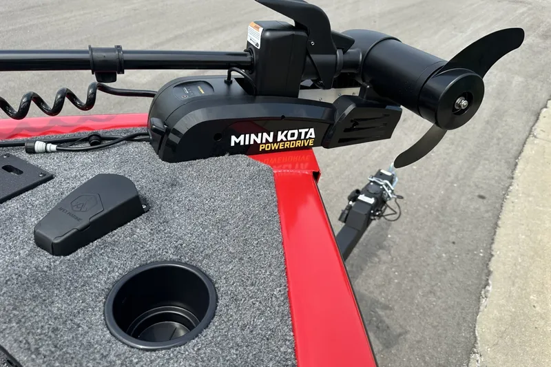 Slide: The Image of 2027 Tracker Pro Guide V-175 Combo with Minn Kota PowerDrive trolling motor. - 13