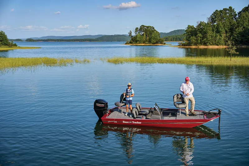 Slide: The Image of Tracker Bass Tracker Classic XL 2027 - 43