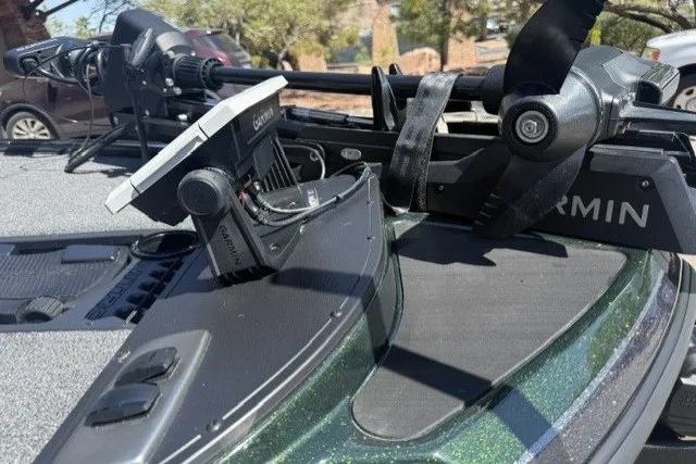 Slide: The Image of Nitro Z18 XL Pro 2027 boat with Garmin navigation system and trolling motor. - 9