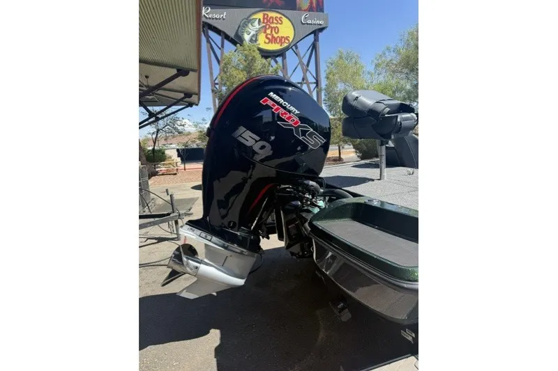 Slide: The Image of 2027 Nitro Z18 XL Pro boat with Mercury Pro XS 150 engine at Bass Pro Shops. - 5