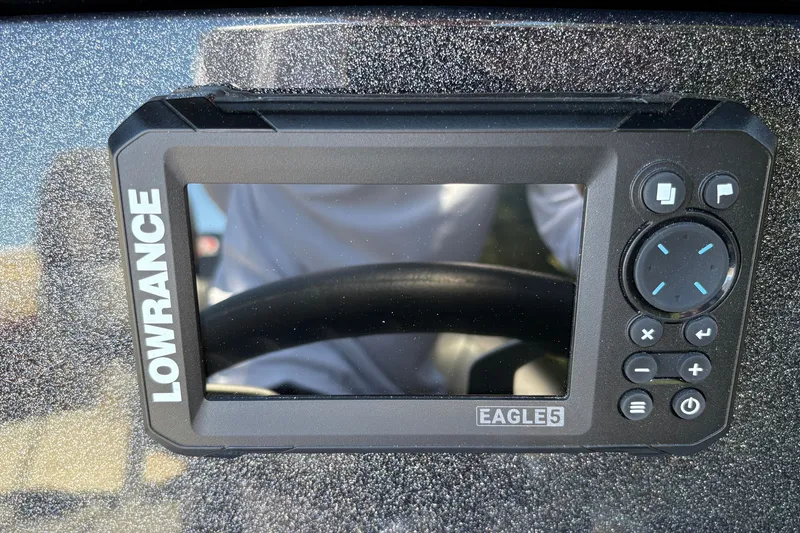 Slide: The Image of Lowrance Eagle5 fishfinder on Nitro Z18 XL, 2027 model dashboard. - 31