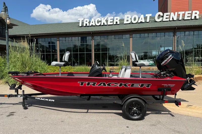The Image of 2027 Tracker Pro Team 175 boat displayed at Tracker Boat Center. - 0
