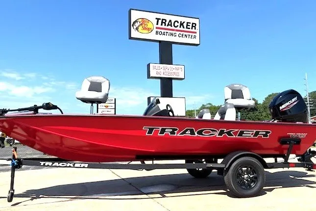 The Image of 2027 Tracker Pro Team 175 boat displayed at Tracker Boating Center. - 0