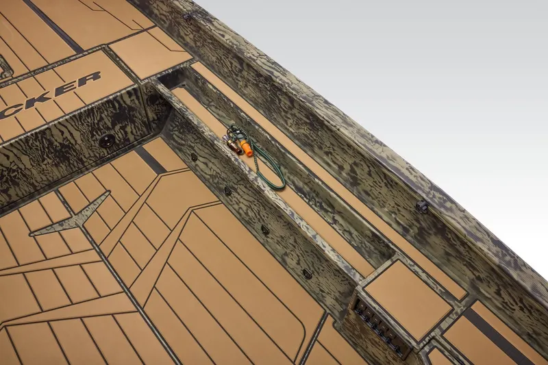 Slide: The Image of Tracker Grizzly 1553 Timber 2027 - 14