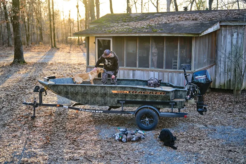 Slide: The Image of Tracker Grizzly 1553 Timber 2027 - 31