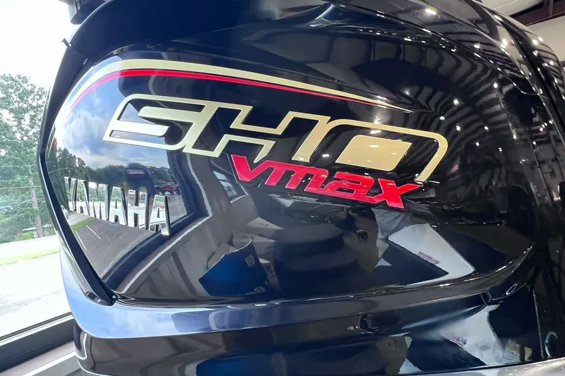 Slide: The Image of Yamaha SHO VMAX engine on a 2026 Skeeter FXR20 boat, showroom display. - 20