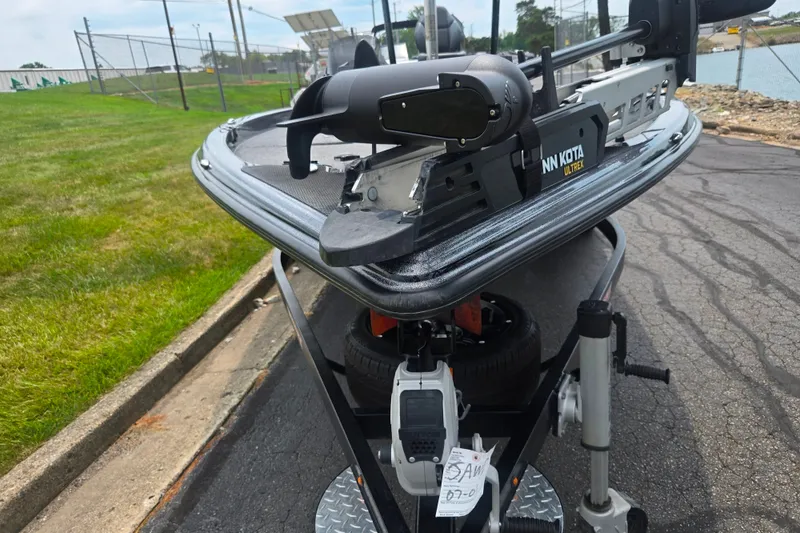 Slide: The Image of Front view of a 2021 Phoenix 920 Elite boat with Minn Kota Ultrex motor. - 7