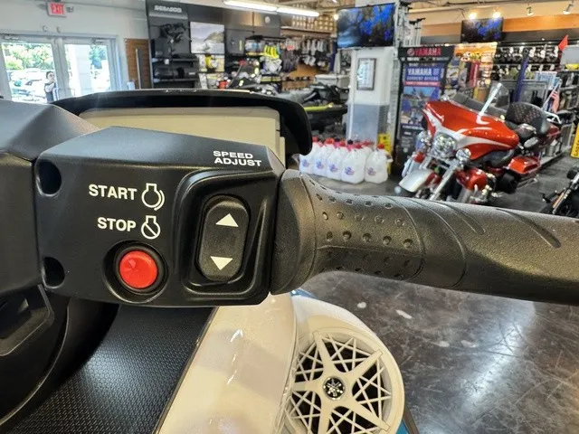 Slide: The Image of Yamaha FX Cruiser HO 2026 - 14