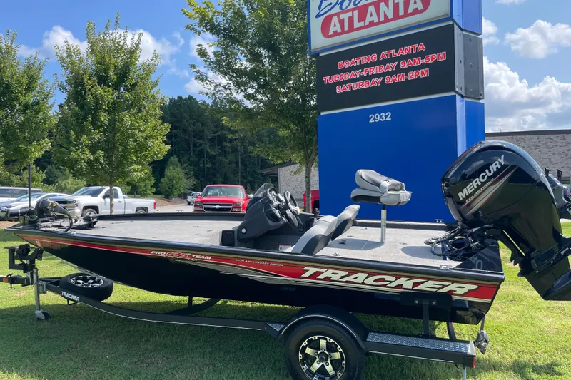 The Image of 2018 Tracker Pro Team 195 TXW 40th Anniversary Edition boat displayed at Boating Atlanta. - 0