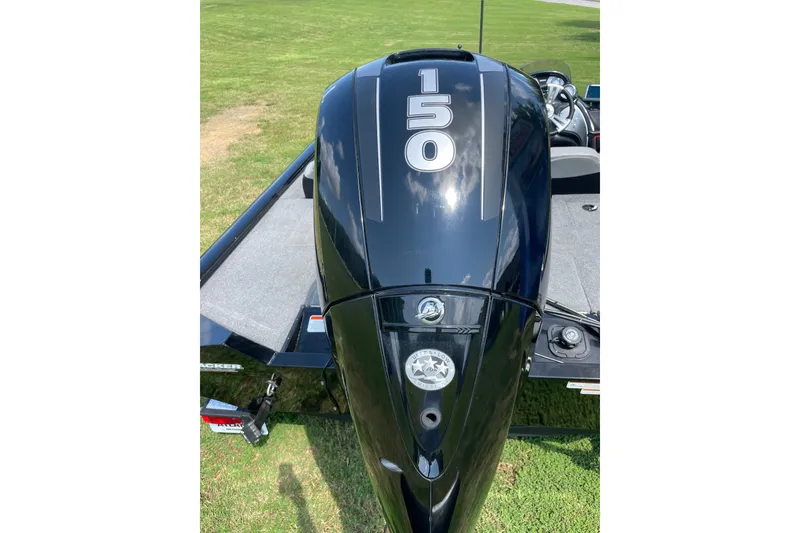 Slide: The Image of 2018 Tracker Pro Team 195 TXW 40th Anniversary Edition boat engine, featuring 150 horsepower. - 14