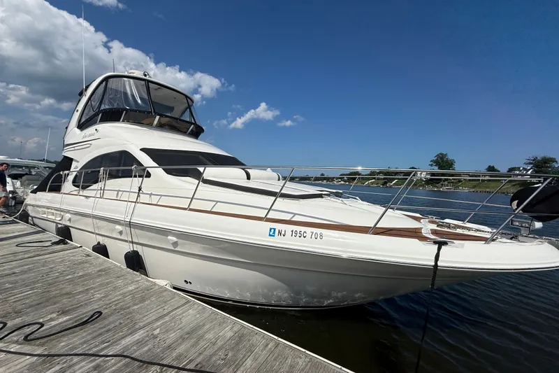 The Image of Sea Ray 44 Sedan Bridge 2008 - undefined
