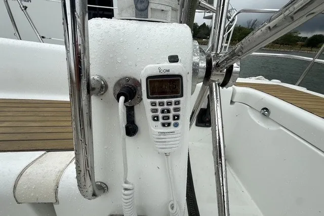 Slide: The Image of VHF radio on Beneteau Oceanis 46 yacht, 2008 model, with wet deck details. - 22