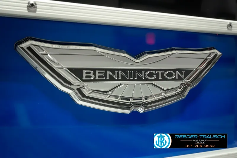 Slide: The Image of Bennington L 25 Quad Bench Bowrider 2025 logo on blue background. - 55
