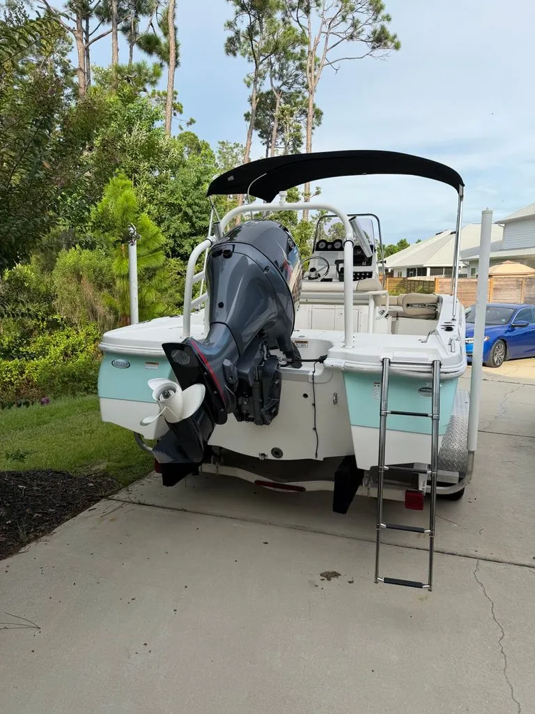 Slide: The Image of NauticStar 191 Hybrid 2022 - 11