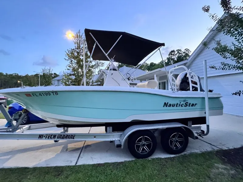 Slide: The Image of NauticStar 191 Hybrid 2022 - 3