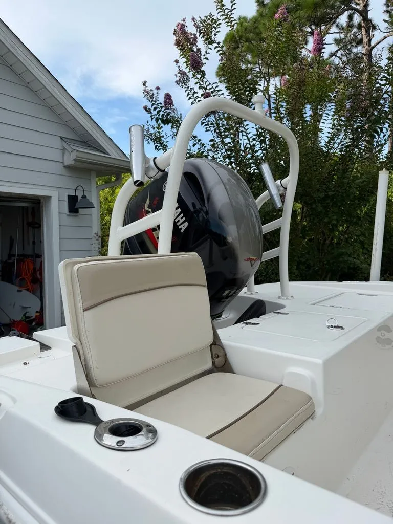 Slide: The Image of NauticStar 191 Hybrid 2022 - 10