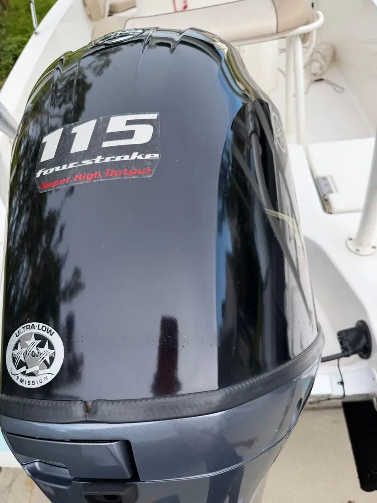 Slide: The Image of NauticStar 191 Hybrid 2022 - 12