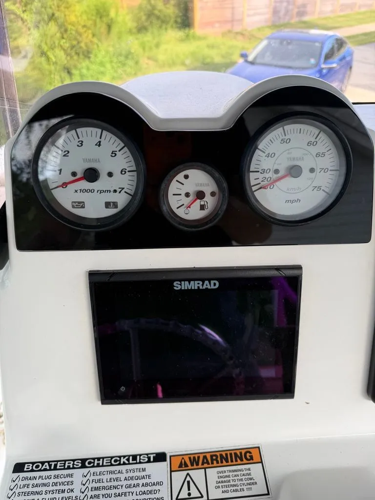 Slide: The Image of NauticStar 191 Hybrid 2022 - 9