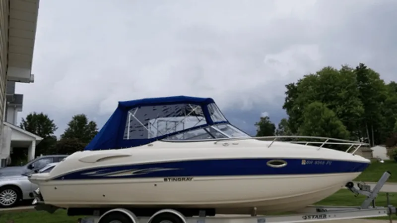 The Image of Stingray 250 CR 2009 - 0