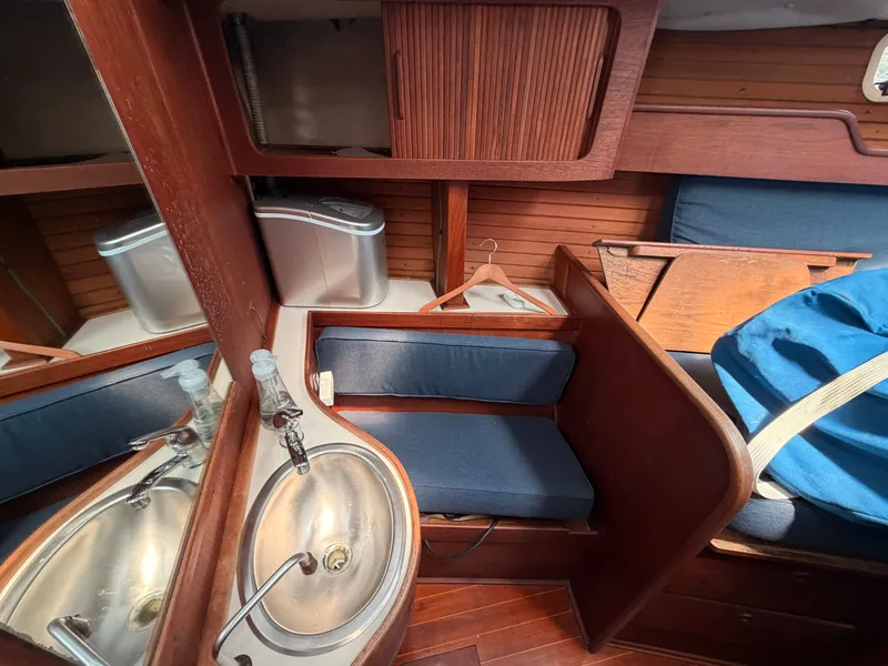 Slide: The Image of Sabre 425 1991 - 51