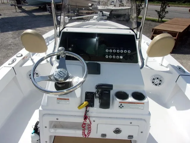 Slide: The Image of Sportsman Masters 207 Bay Boat 2021 - 6