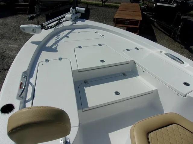Slide: The Image of Sportsman Masters 207 Bay Boat 2021 - 3