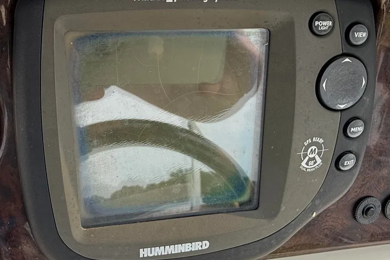 Slide: The Image of Humminbird fish finder display on Avalon Paradise Elite 2425, 2005 model. - 10
