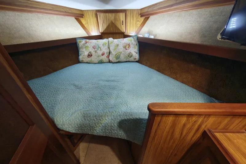 Slide: The Image of Viking 43 Double Cabin 1979 - 24