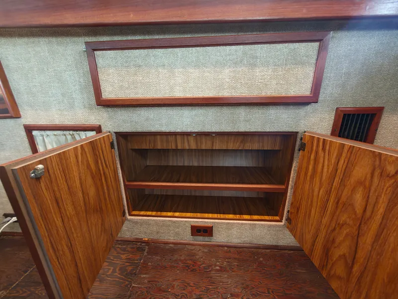 Slide: The Image of Viking 43 Double Cabin 1979 - 15