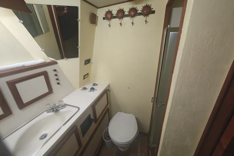 Slide: The Image of Viking 43 Double Cabin 1979 - 27
