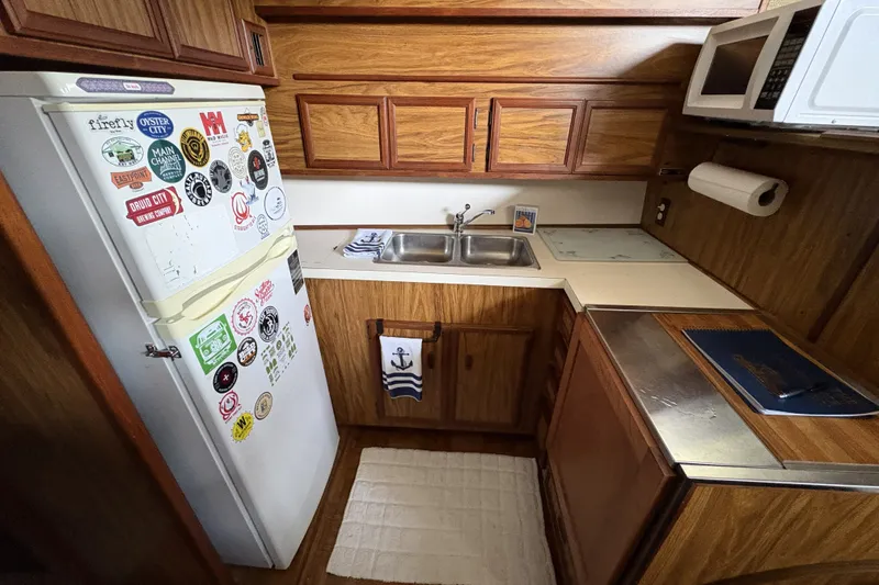 Slide: The Image of Viking 43 Double Cabin 1979 - 23