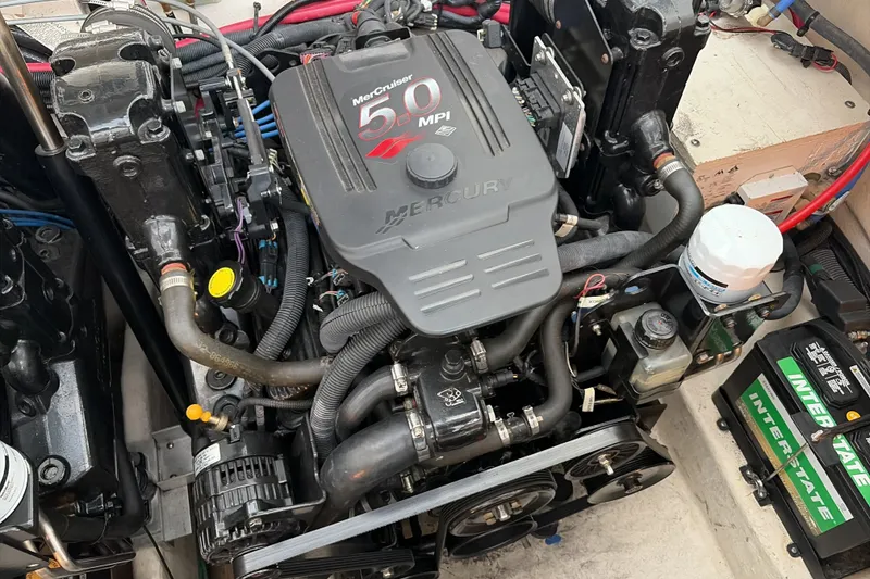 Slide: The Image of Engine compartment of a 2007 Sea Ray 290 Sundancer with MerCruiser 5.0 MPI engine. - 39